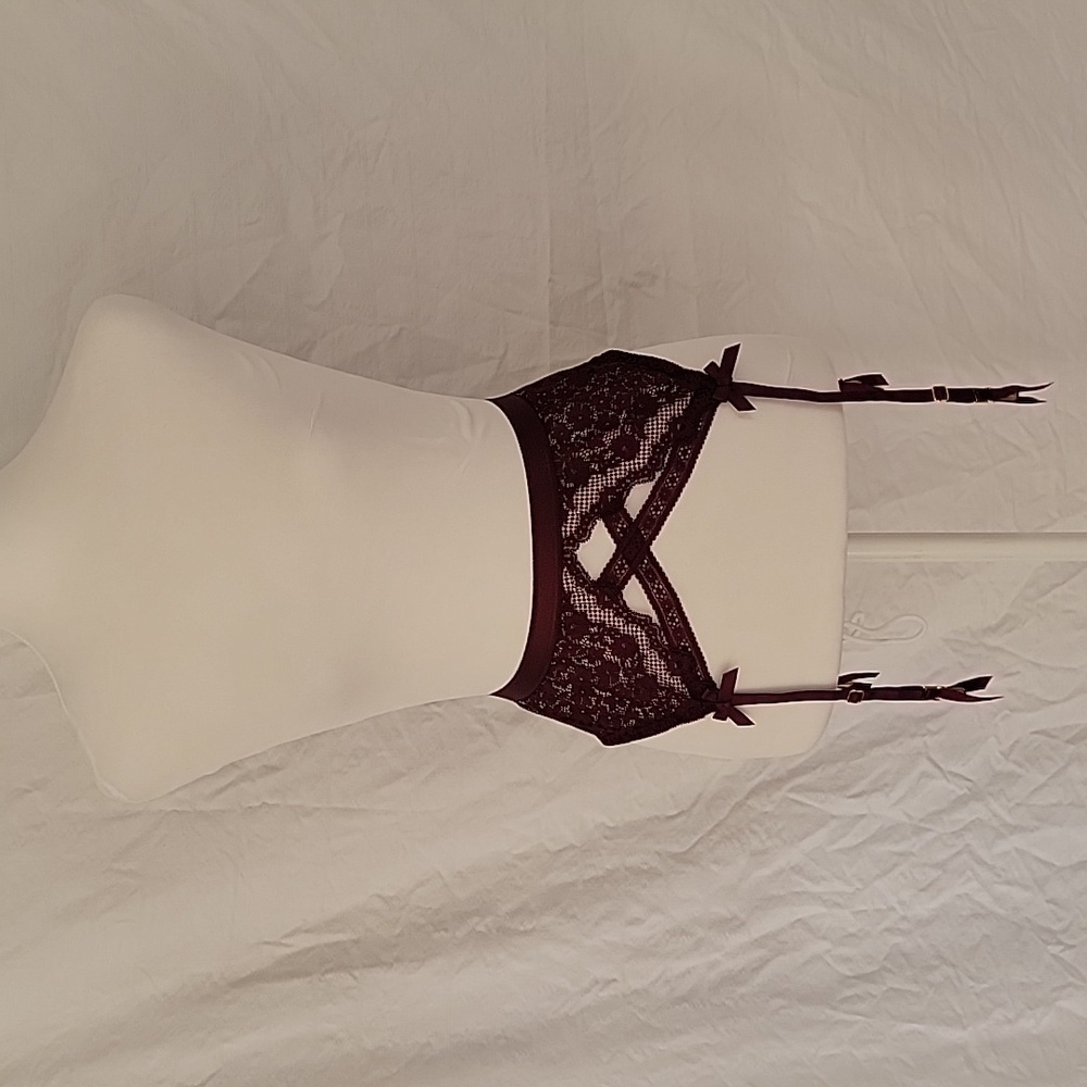 Journelle Size S Burgundy Garter / Hosiery / Suspender Belt NEW with Tags